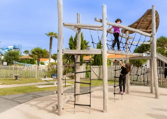 Camping Mobil Prestige - Terrasse à - Api-1-52-1114 Saint-Jean-de-Monts